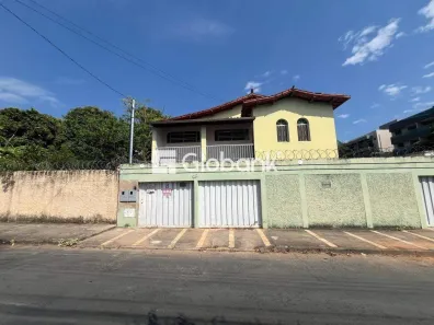 Casa com 3 Quartos para alugar, 120m² no Cândida Câmara, Montes Claros