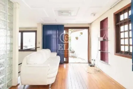 Casa com 5 Quartos para alugar, 304m² no Ipanema, Porto Alegre