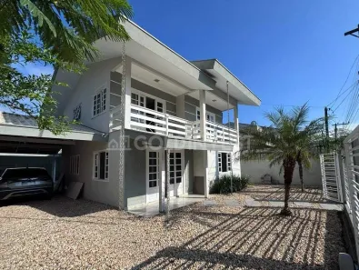 Casa com 2 Quartos para alugar, 158m² no Planalto, Brusque