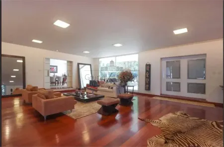 Sobrado com 6 Quartos à venda, 1300m² no Vila Tramontano, São Paulo