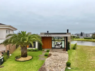 Casa de Condomínio com 4 Quartos à venda, 229m² no XANGRI-LÁ, Xangri-lá