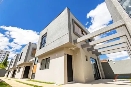 Sobrado com 3 Quartos à venda, 110m² no Lindóia, Curitiba