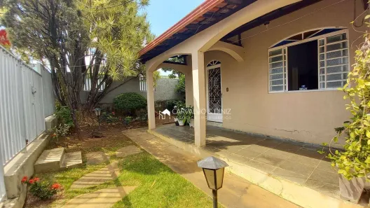 Casa com 3 Quartos à venda, 175m² no Angola, Betim
