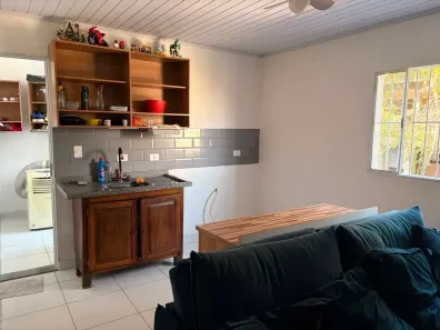 Casa com 1 Quarto para alugar, 35m² no Jardim Maria Rosa, Taboão da Serra