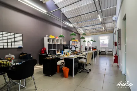 Prédio Comercial à venda, 300m² no Santa Maria Goretti, Porto Alegre