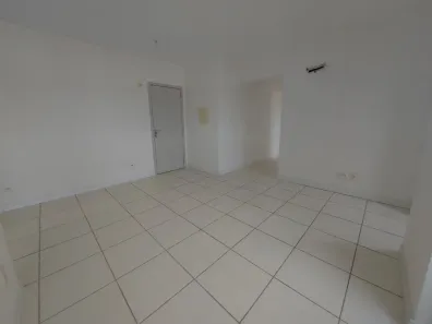 Apartamento com 3 Quartos para alugar, 76m² no São Marcos, Joinville