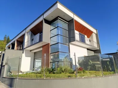 Sobrado com 3 Quartos à venda, 191m² no Saguaçu, Joinville