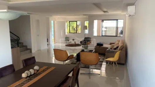 Sobrado com 5 Quartos à venda, 316m² no Campo Comprido, Curitiba