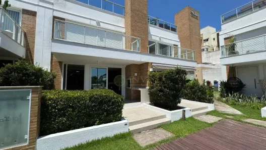 Casa de Condomínio com 4 Quartos para alugar, 235m² no Cacupé, Florianópolis