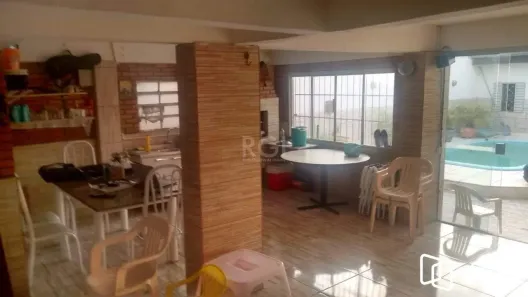 Sobrado com 5 Quartos à venda, 300m² no Nonoai, Porto Alegre