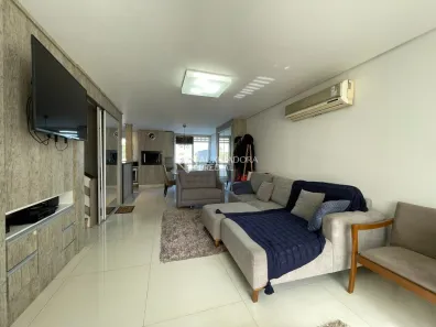 Casa de Condomínio com 3 Quartos à venda, 204m² no Jardim Isabel, Porto Alegre