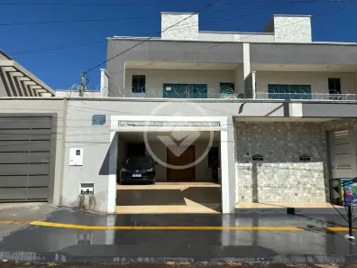 Sobrado com 4 Quartos à venda, 296m² no Jardim Atlântico, Goiânia
