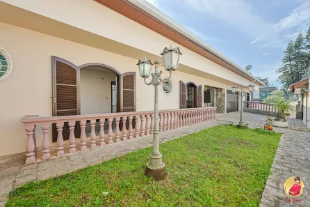 Casa com 5 Quartos à venda, 204m² no Jardim das Américas, Curitiba