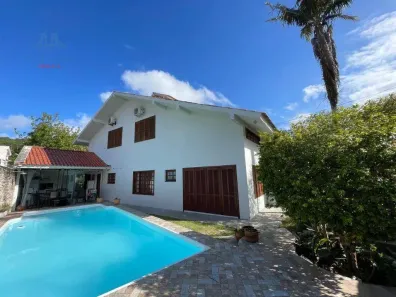 Casa com 3 Quartos para alugar, 440m² no Córrego Grande, Florianópolis