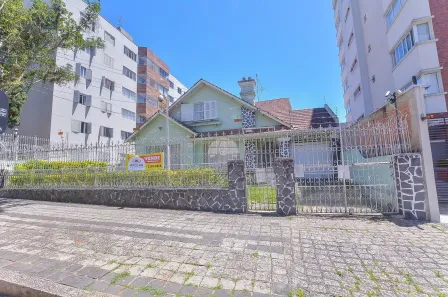 Casa com 3 Quartos à venda, 250m² no São Francisco, Curitiba