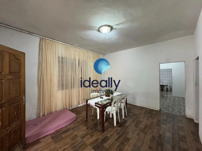 Casa com 3 quartos — Santa Terezinha, Belo Horizonte