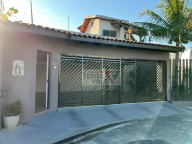Sobrado com 3 Quartos à venda, 232m² no Loteamento Village das Palmeiras, Lorena