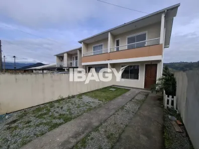 Casa com 2 Quartos para alugar, 65m² no Bela Vista, Palhoça