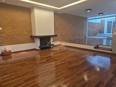 Casa com 3 Quartos para alugar, 226m² no Chácara Monte Alegre, São Paulo