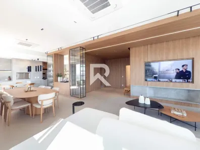 Apartamento com 4 Quartos para alugar, 246m² no Campina do Siqueira, Curitiba