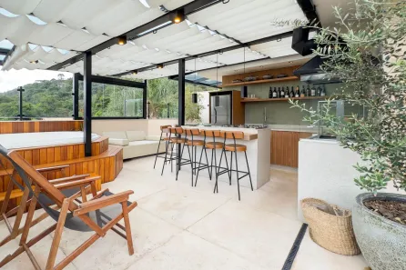 Cobertura com 3 Quartos à venda, 224m² no Itaipava, Petrópolis