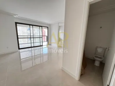 Apartamento com 3 Quartos à venda, 129m² no Canto, Florianópolis