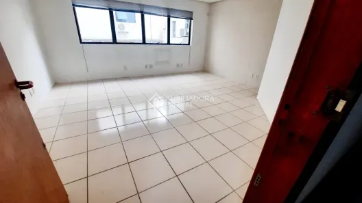 Sala Comercial com 1 Quarto à venda, 35m² no Petrópolis, Porto Alegre