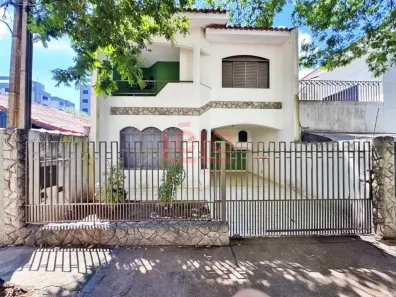 Sobrado com 3 Quartos à venda, 133m² no Vila Marumby, Maringá