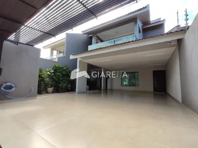 Sobrado com 3 Quartos à venda, 225m² no Centro, Toledo