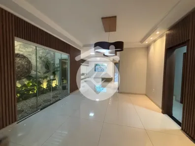 Casa com 3 Quartos para alugar, 286m² no Cidade Jardim, Uberlândia