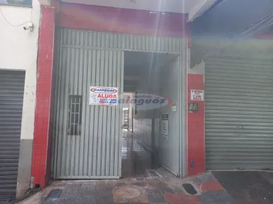 Casa com 2 Quartos para alugar, 50m² no Conjunto Habitacional Requião, Maringá