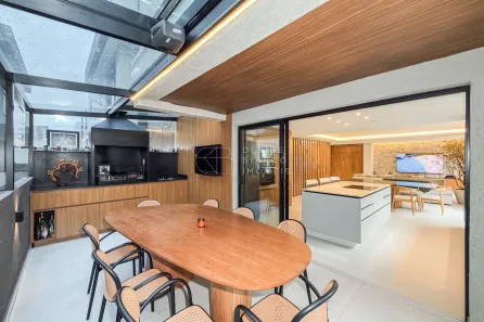 Casa de Condomínio com 3 Quartos à venda, 247m² no Santa Cândida, Curitiba