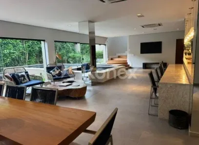 Casa com 5 Quartos para alugar, 817m² no Jardim Everest, São Paulo