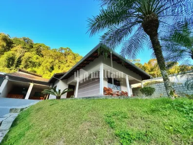Casa com 3 Quartos à venda, 135m² no Centro II, Brusque