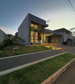 Casa de Condomínio com 4 Quartos à venda, 270m² no Boa Vista, Anápolis