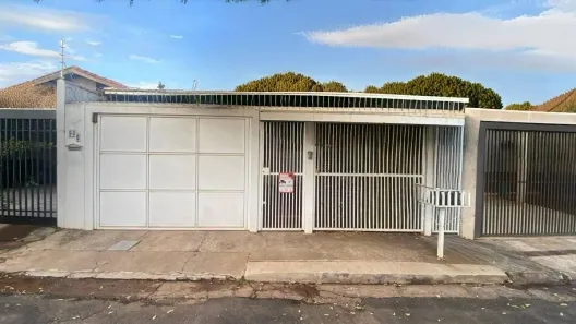 Casa com 2 Quartos à venda, 132m² no Monte Carlo, Campo Grande