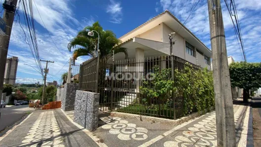 Prédio Comercial para alugar, 700m² no Tabajaras, Uberlândia