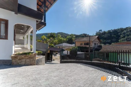 Casa com 4 Quartos à venda, 320m² no Valparaiso, Blumenau