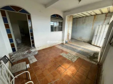 Casa com 2 Quartos à venda, 160m² no Castanheira (Barreiro), Belo Horizonte