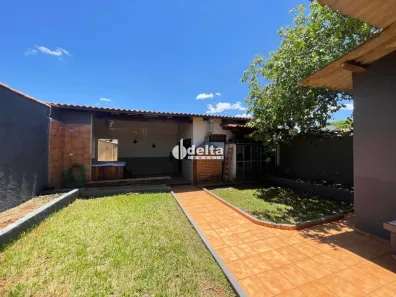 Casa com 6 Quartos à venda, 250m² no Brasil, Uberlândia