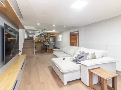 Sobrado com 3 Quartos à venda, 196m² no Vila Guedes, São Paulo