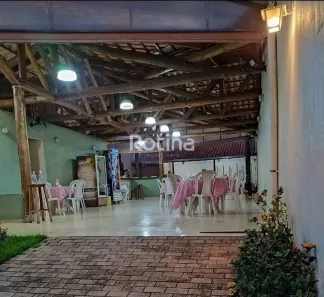 Galpão/Depósito/Armazém para alugar, 220m² no Daniel Fonseca, Uberlândia