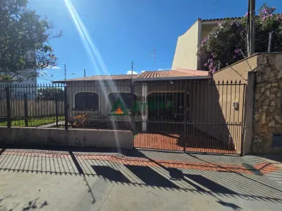 Casa com 2 Quartos para alugar, 100m² no Centro, Londrina