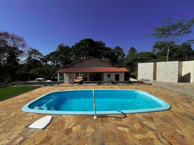 Fazenda/Sítio com 3 Quartos à venda, 304m² no Centro, Caçapava