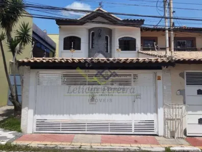 Sobrado com 4 Quartos à venda, 231m² no Vila Paiva, Suzano