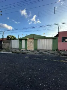 Casa com 4 Quartos para alugar, 228m² no Marquês, Teresina