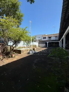 Sobrado com 4 Quartos à venda, 329m² no Jardim Balneário Meia Ponte, Goiânia