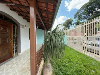 Casa com 4 Quartos para alugar, 230m² no Ouro Preto, Belo Horizonte