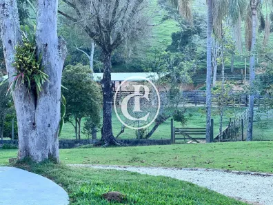 Fazenda/Sítio com 4 Quartos à venda, 300m² no , Paraibuna