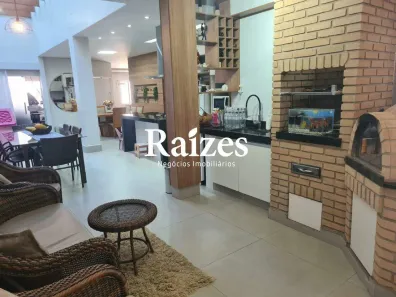 Casa com 4 Quartos à venda, 240m² no Santa Rosa, Uberlândia